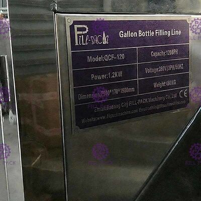 การยกให้อาหารอัตโนมัติสายการผลิต SUS 304 120 BPH Gallon ผู้ผลิต