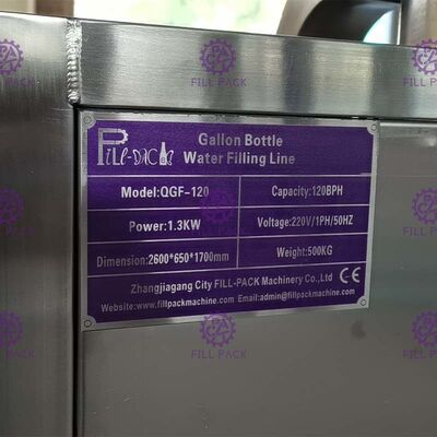 3.4 * 0.78 * 1.95m 3 ใน 1 120 BPH แกลลอนสายการบรรจุ ผู้ผลิต