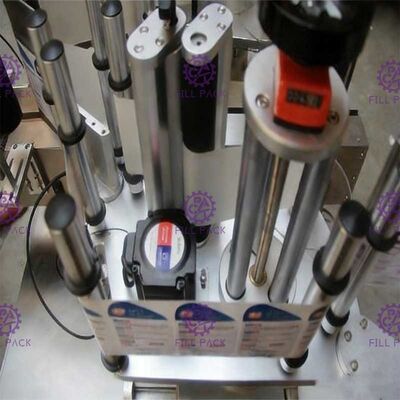 เครื่องติดฉลากขวดขวดรูปสี่เหลี่ยมจัตุรัสอัตโนมัติแบบพิเศษอุปกรณ์ติดฉลากสติ๊กเกอร์กาวสองหน้า ผู้ผลิต