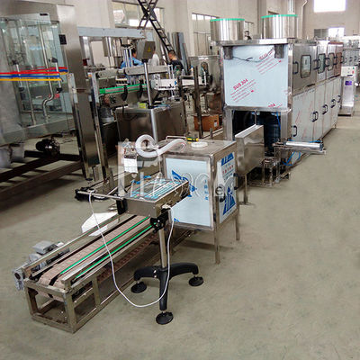 การเชื่อมต่อท่อ SUS 304 โรงงานผลิตน้ำ 300 BPH Gallon ผู้ผลิต