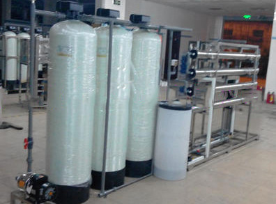 เครื่องบำบัดน้ำระบบ Reverse Osmosis ดื่มได้ 3000lph ถังกรอง FRP ผู้ผลิต