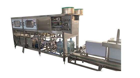 100bph Automatic Plc ควบคุมเครื่องบรรจุ 5 แกลลอนสำหรับน้ำดื่ม